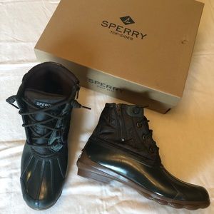 Sperry Women’s Syren Gulf Quilted Nylon Boot